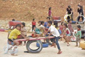 Lăn bánh ước mơ %Sân chơi %Tái chế%Trẻ em %Niềm vui Sân chơi tái chế cho trẻ em